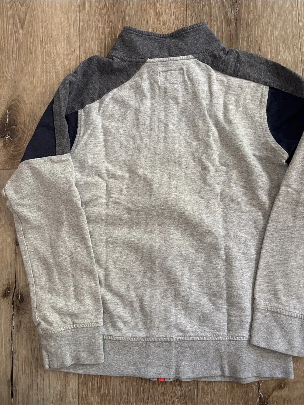 Roots light grey